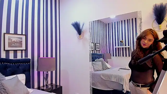 TherezaLarson online show from April 2026 11:52:02 AM