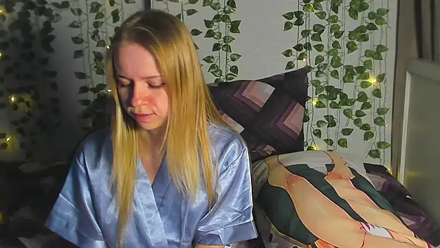 Very Cute Girl online show from February 2026 09:13:01 PM