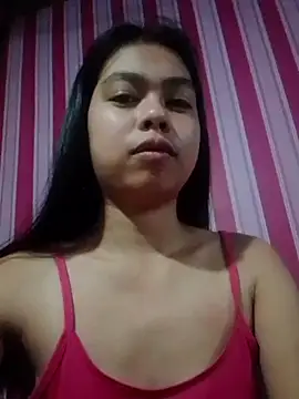 Snapshot of Heavens_night04 chatting on May 2026 12:32:01 PM Heavens night04 online show from May 2026 12:32:01 PM
