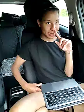 YaraEstelle online show from April 2026 05:29:01 PM