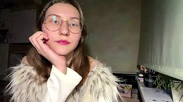 Miaaa Moon online show from April 2026 04:08:01 PM