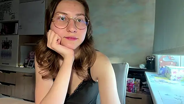 Miaaa Moon online show from May 2026 03:28:02 PM