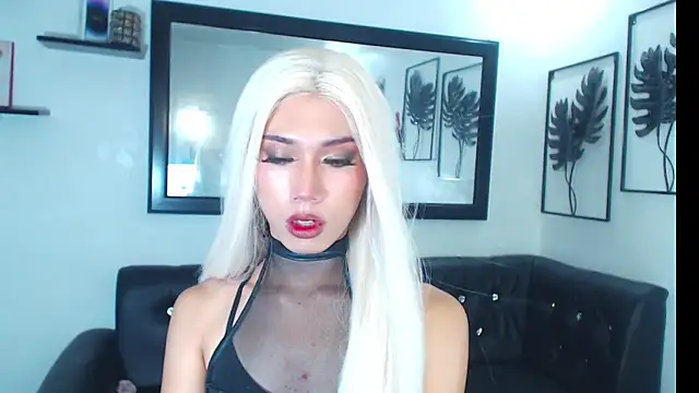 QueenAlisonfoxx online show from June 2026 11:19:02 AM