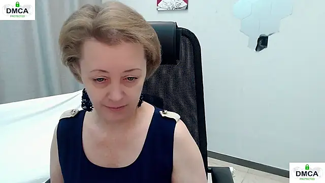 MONA W online show from May 2026 07:35:01 AM