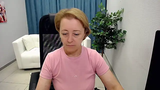 MONA W online show from June 2026 11:23:02 AM