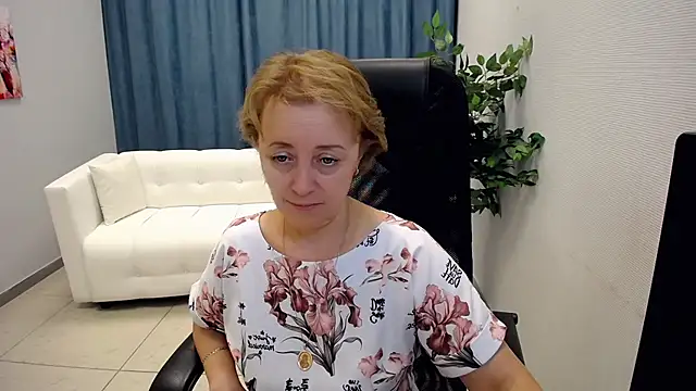 MONA W online show from June 2026 02:10:02 PM