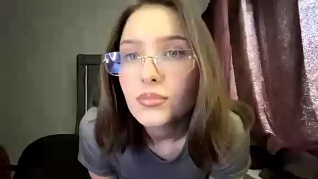 FoxieFlare online show from March 2026 05:13:01 AM