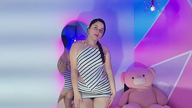 Snapshot of whitney_brown_ chatting on February 2026 01:17:01 PM whitney brown online show from February 2026 01:17:01 PM