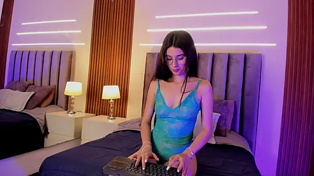 Snapshot of LilyHartt chatting on April 2026 03:08:01 PM LilyHartt online show from April 2026 03:08:01 PM