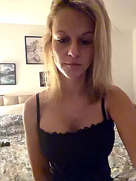 Couple-Kiwii-Orchidee-Boy online show from June 2026 03:57:01 AM
