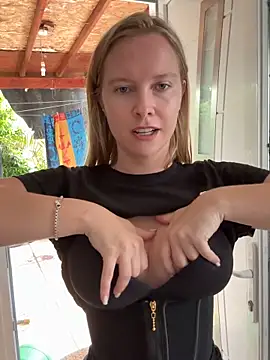 Ellie-rosee online show from April 2026 02:31:01 PM