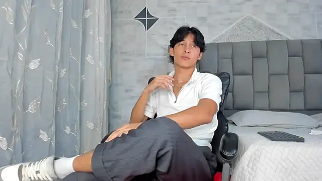 SalvatoreBenford online show from February 2026 05:01:02 AM