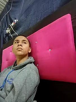 Mia axell online show from February 2026 11:20:01 AM