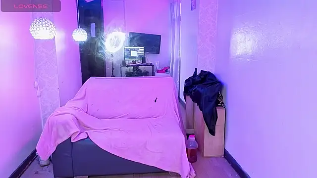  selena fox online show from March 2026 10:25:01 PM