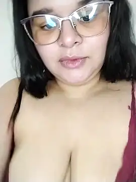 SamanthaStonee online show from May 2026 08:25:01 PM
