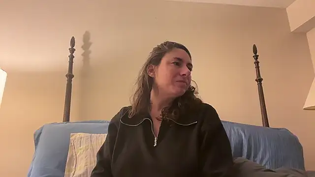 Snapshot of mr_mrs_glitter chatting on May 2026 05:35:01 AM mr mrs glitter online show from May 2026 05:35:01 AM