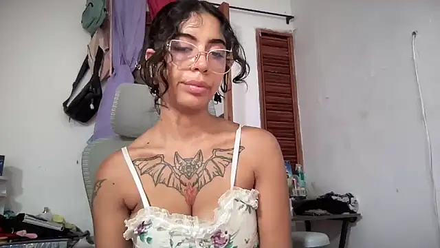 Snapshot of Antonia-bloom chatting on May 2026 03:48:01 AM Antonia-bloom online show from May 2026 03:48:01 AM
