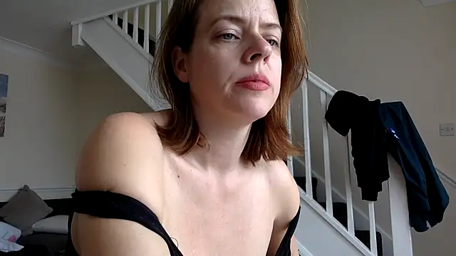 Snapshot of ElizabethArden42- chatting on March 2026 01:04:02 PM ElizabethArden42- online show from March 2026 01:04:02 PM