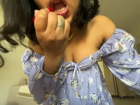 Anna girl22 online show from April 2026 01:02:02 PM