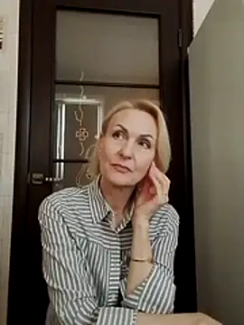 Snapshot of MichelleSolis chatting on March 2026 02:56:02 PM MichelleSolis online show from March 2026 02:56:02 PM