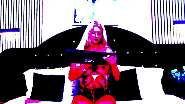 Snapshot of TatianaNova chatting on April 2026 04:19:01 AM TatianaNova online show from April 2026 04:19:01 AM