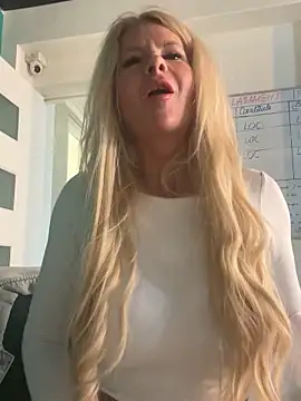 Snapshot of TatianaNova chatting on April 2026 04:53:02 PM TatianaNova online show from April 2026 04:53:02 PM