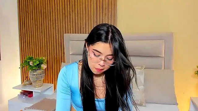 CristalMayson online show from April 2026 12:24:01 AM