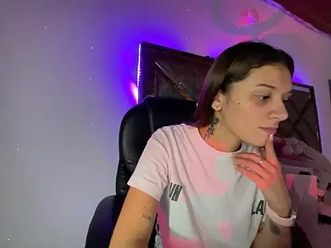 alison parkerr26 online show from February 2026 05:33:01 PM