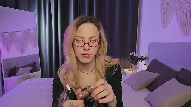 Tiffany  King online show from April 2026 06:53:01 AM