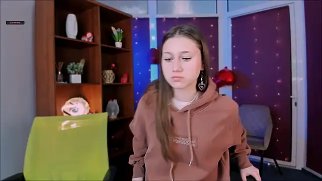 arianaa cat online show from February 2026 05:56:01 AM