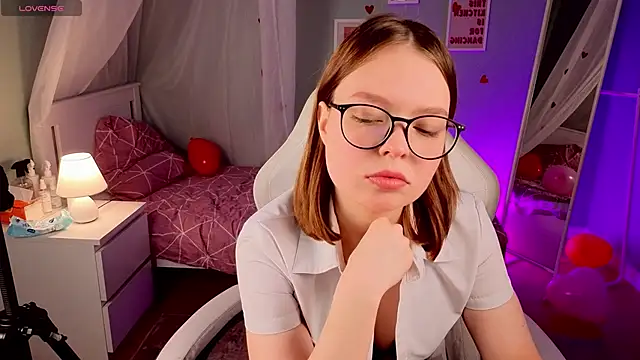 Snapshot of nova_tail chatting on February 2026 07:04:02 AM nova tail online show from February 2026 07:04:02 AM