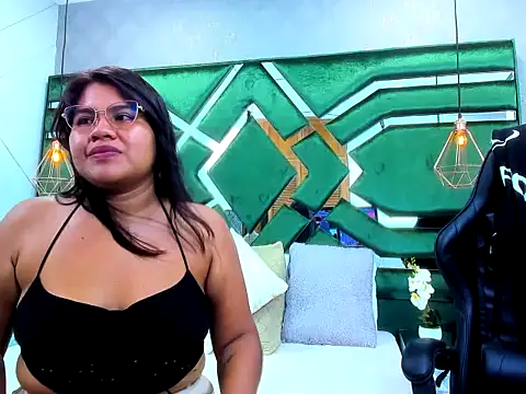 BellaAndNethan online show from February 2026 08:03:02 PM