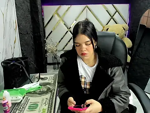  EmilySquirt online show from March 2026 01:28:01 PM