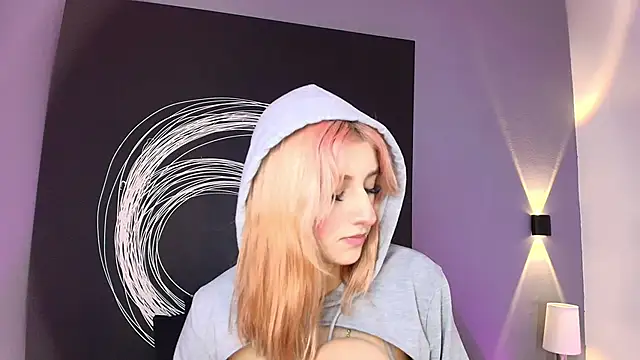 AlannaViera online show from May 2026 02:45:01 PM