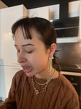 Just-Lilly online show from June 2026 03:11:02 PM