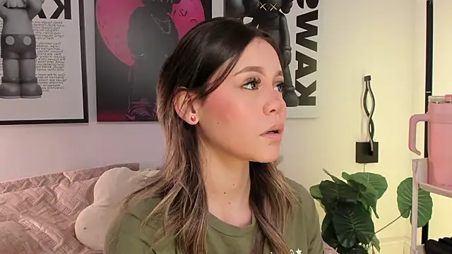 Snapshot of Hey_lucy__ chatting on March 2026 11:27:01 AM Hey lucy online show from March 2026 11:27:01 AM