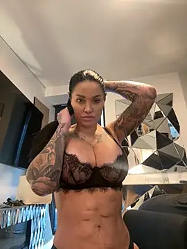 Sarah Hard online show from February 2026 03:26:02 PM