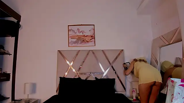 Lucia velez online show from March 2026 03:00:02 AM