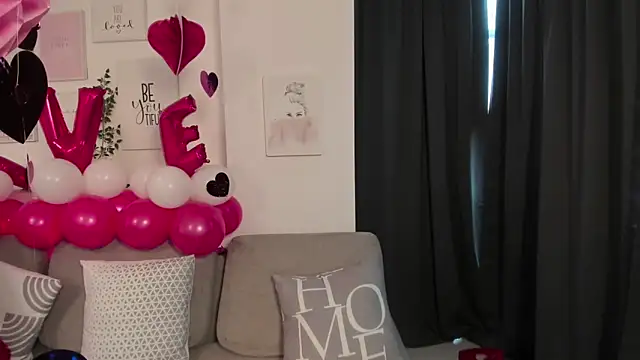 Sally Dvine online show from February 2026 09:44:01 PM