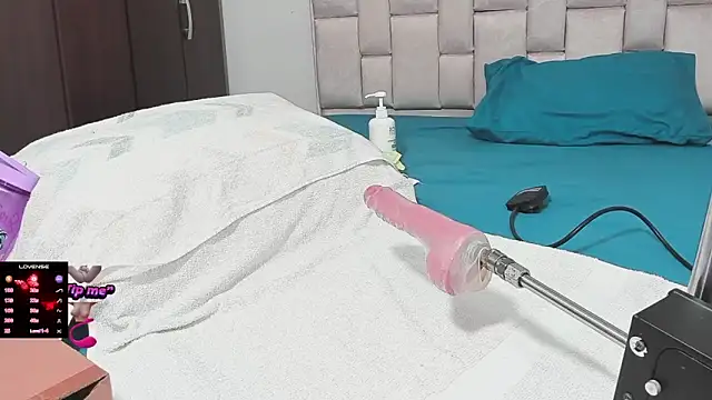 Snapshot of sara_hot_3 chatting on February 2026 12:12:01 PM sara hot 3 online show from February 2026 12:12:01 PM