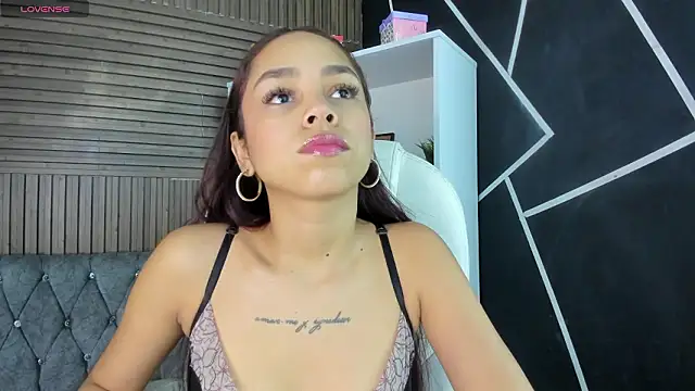 CarolineFyre online show from February 2026 12:32:01 PM