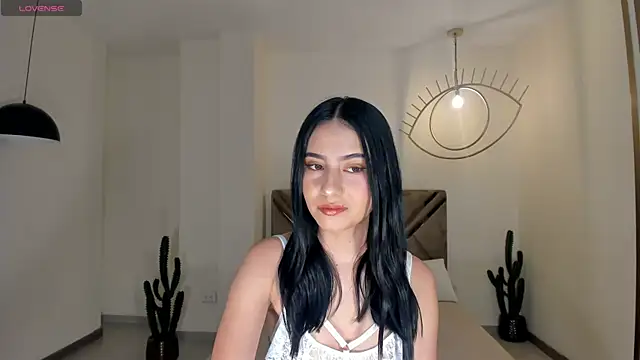 LucieMartin online show from April 2026 07:28:01 PM