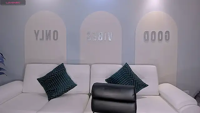 LucieMartin online show from April 2026 08:29:02 PM
