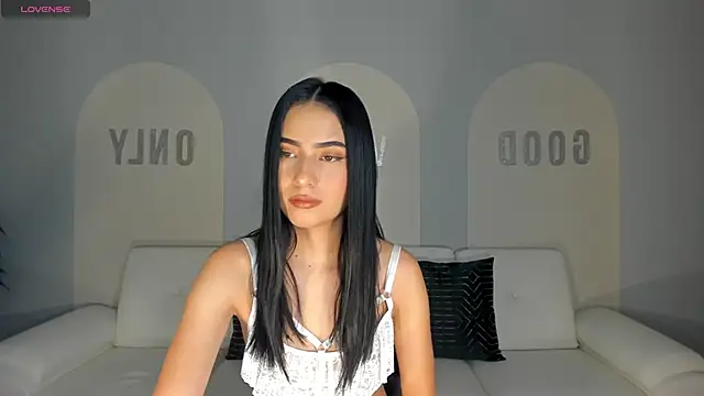 LucieMartin online show from April 2026 07:31:02 PM