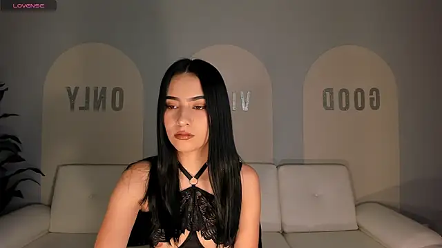 LucieMartin online show from May 2026 07:40:02 PM
