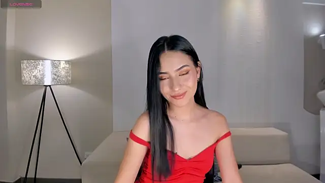 LucieMartin online show from May 2026 07:53:02 PM