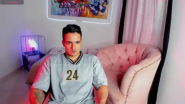 jhon nicolas online show from February 2026 08:25:01 PM