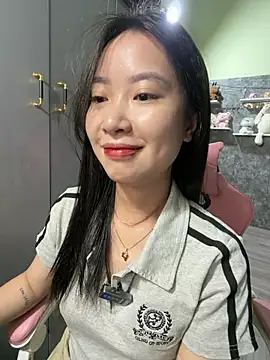 Linne6789 online show from May 2026 04:52:01 AM