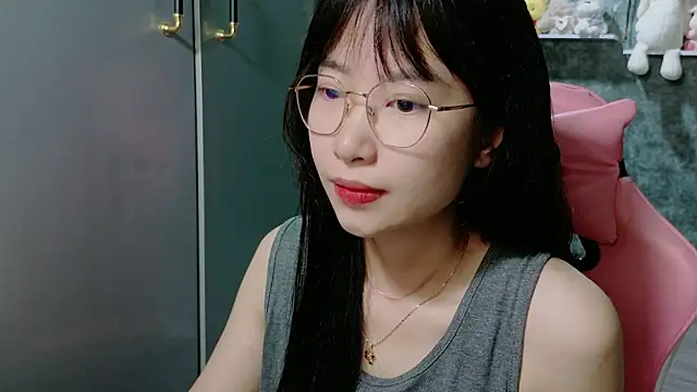 Linne6789 online show from June 2026 04:18:02 AM