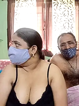 HoneyHush online show from February 2026 05:50:01 AM